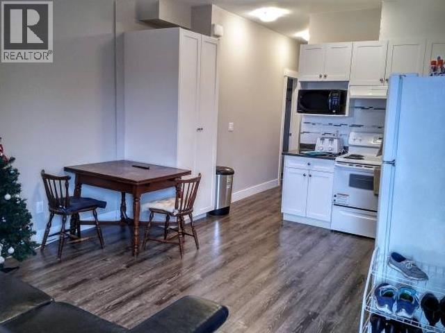 2 6878  Canada Way, Burnaby, British Columbia  V5E 3R4 - Photo 4 - R3174973
