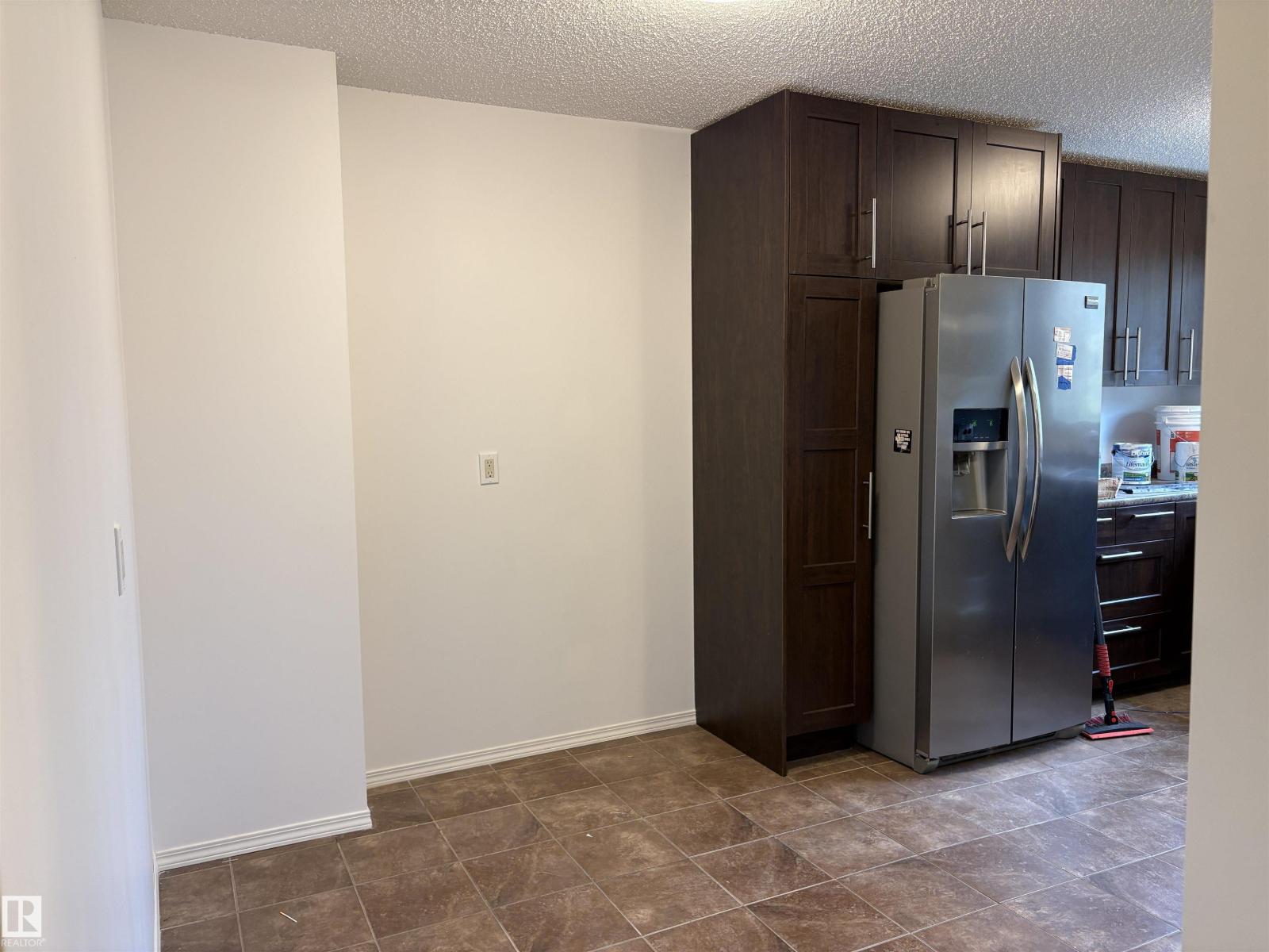 5731 144 AV NW