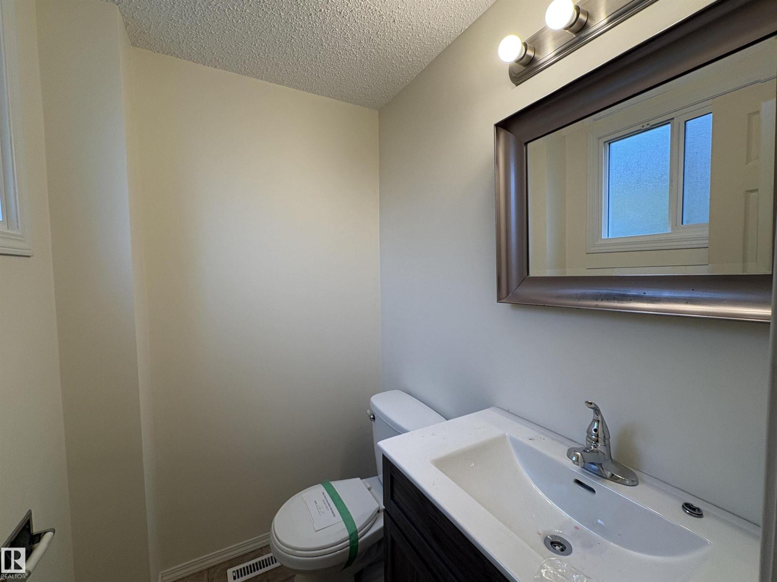 5731 144 AV NW