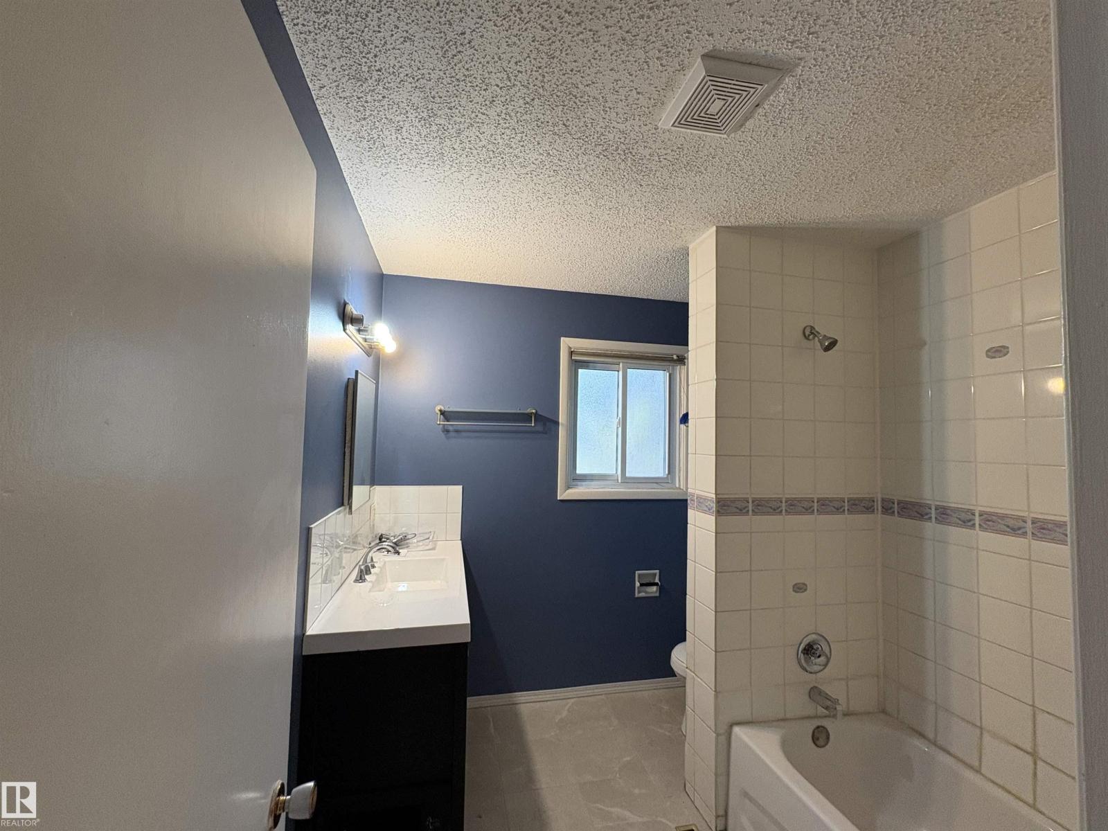 5731 144 AV NW