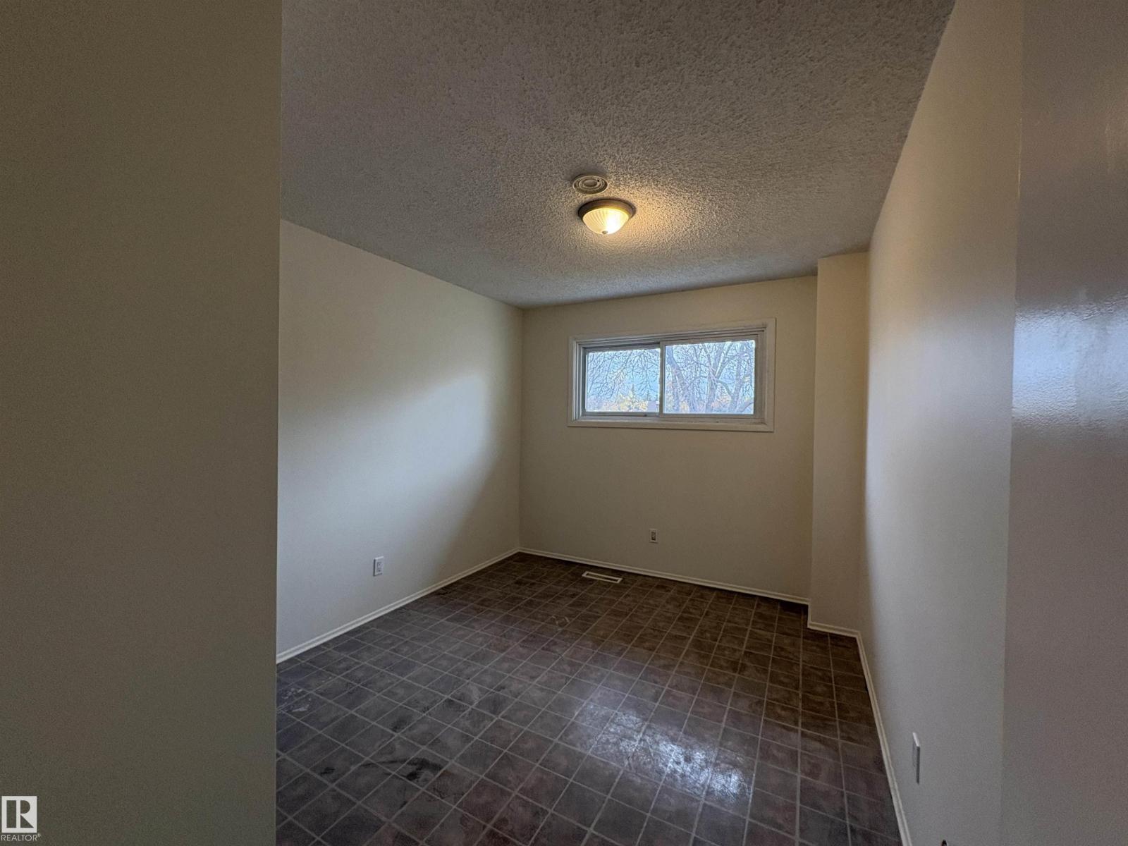 5731 144 AV NW