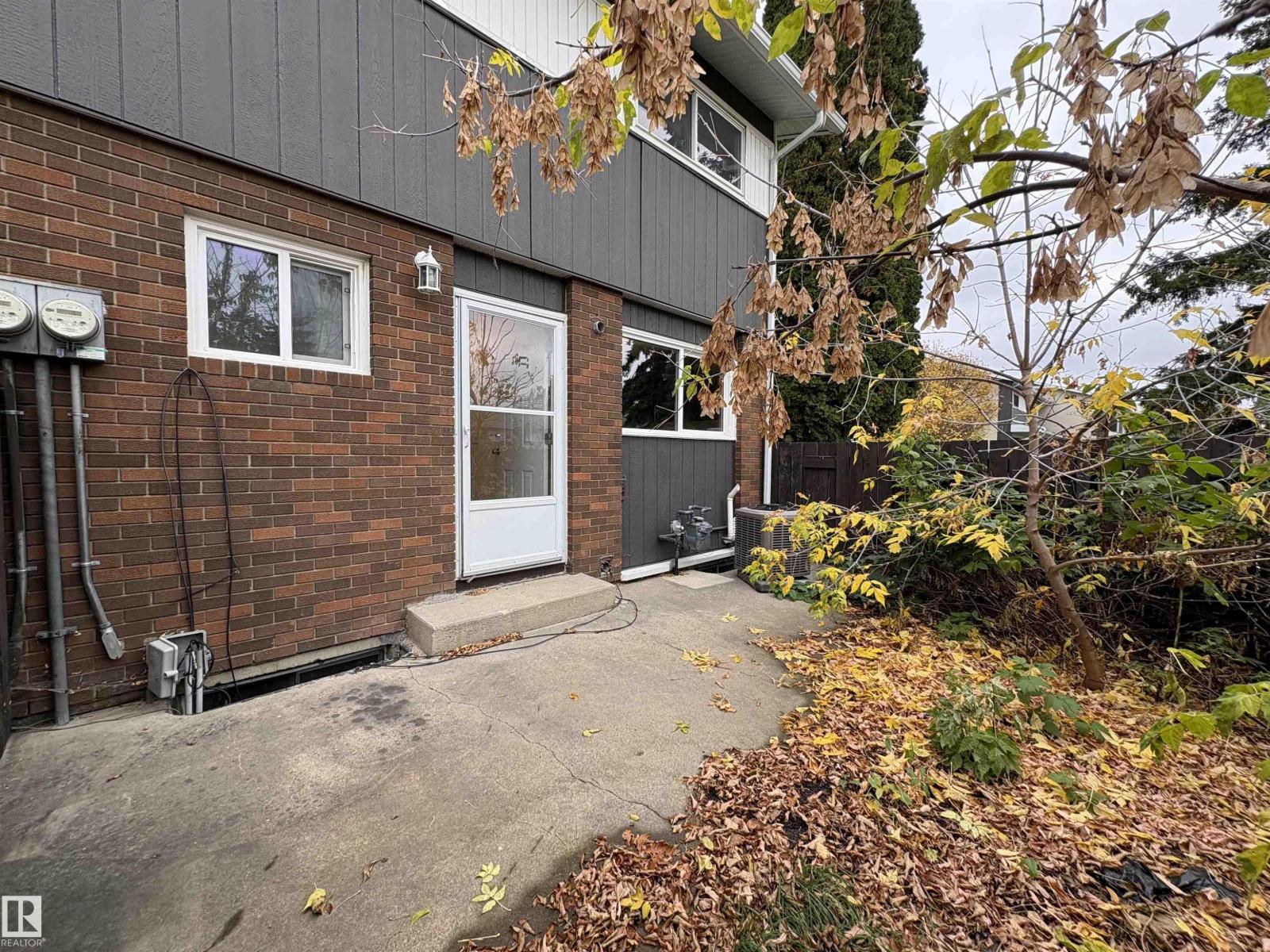 5731 144 AV NW