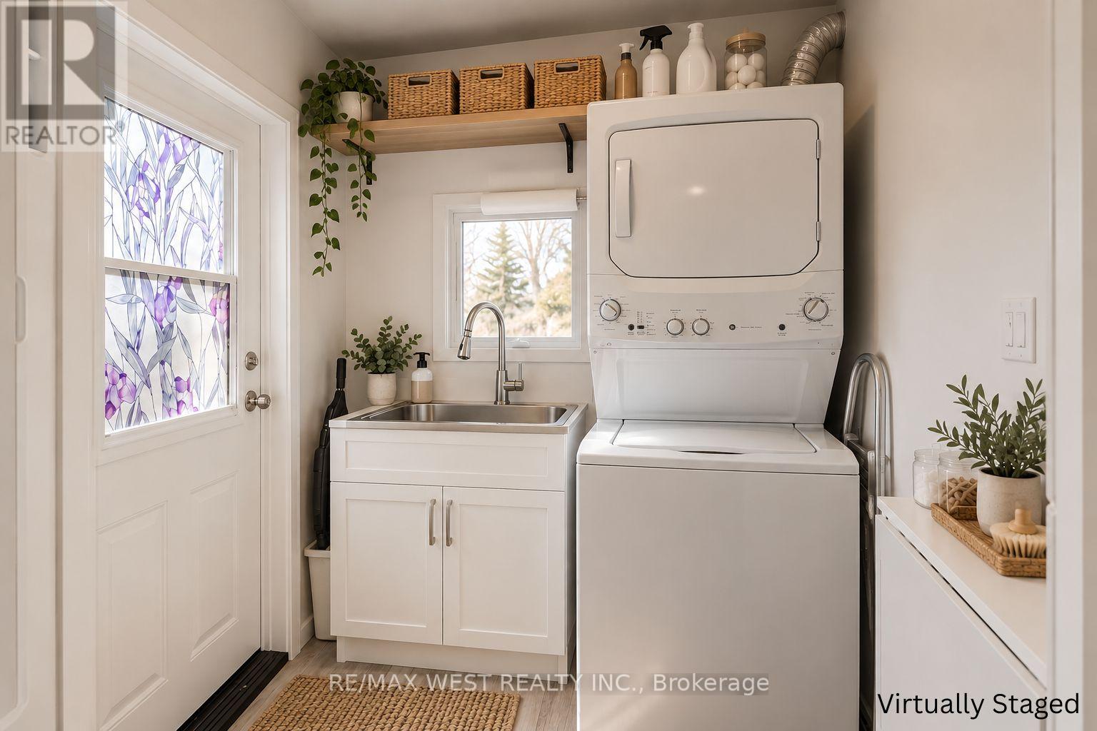 1008 Saint Clarens Avenue, Toronto, Ontario  M6H 3X7 - Photo 9 - W14029270