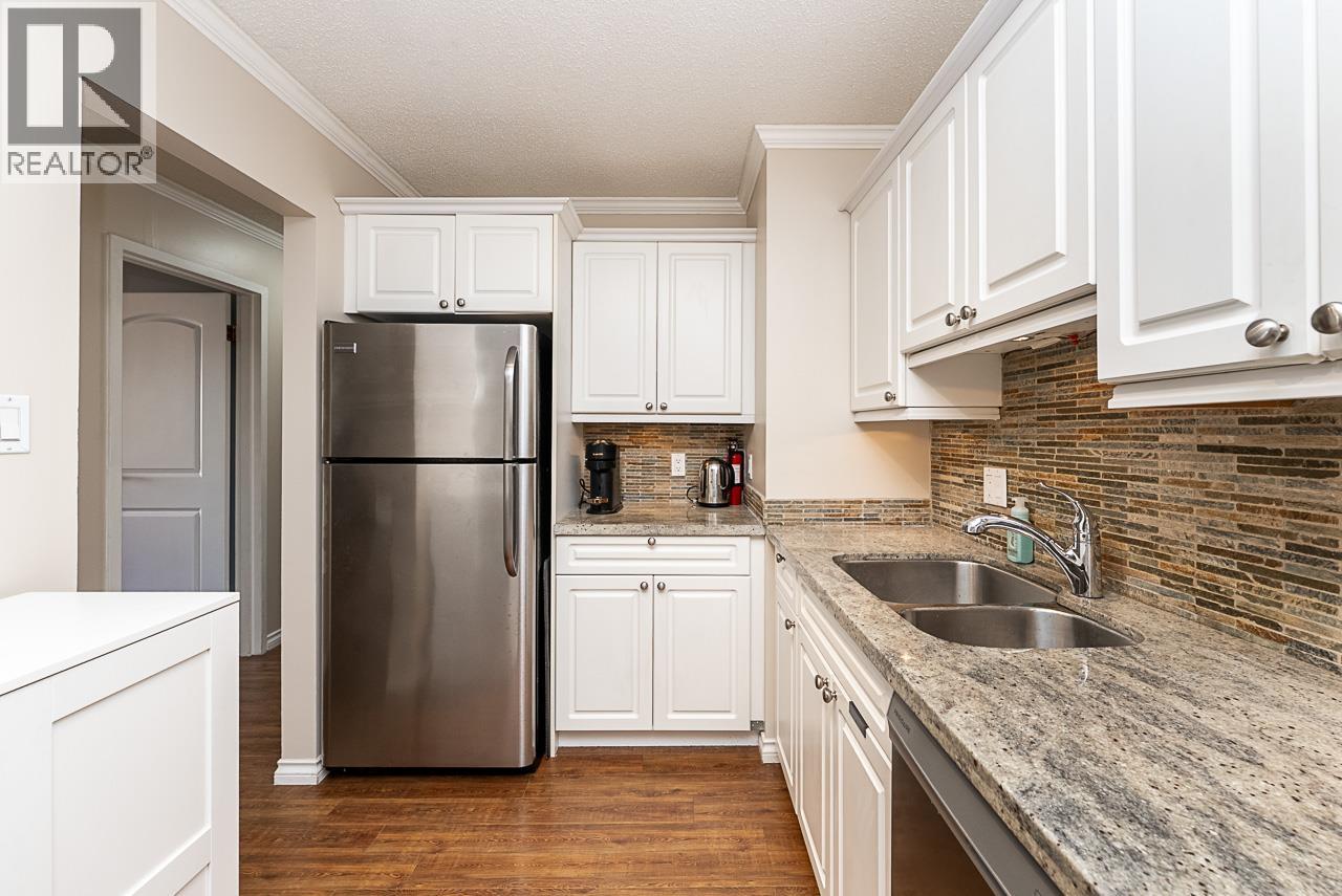 301 327 NINTH STREET, new westminster, British Columbia