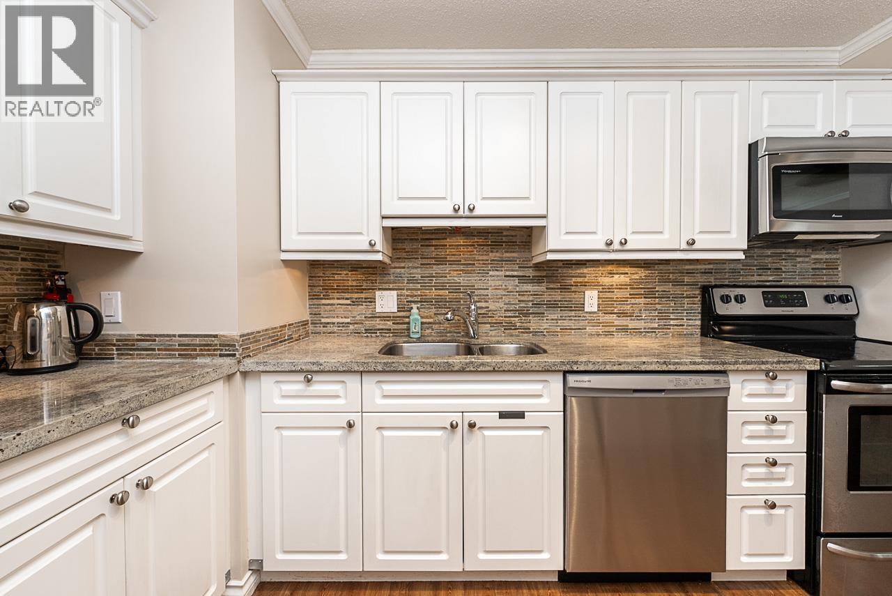 301 327 Ninth Street, New Westminster, British Columbia  V3M 3V8 - Photo 7 - R3174881