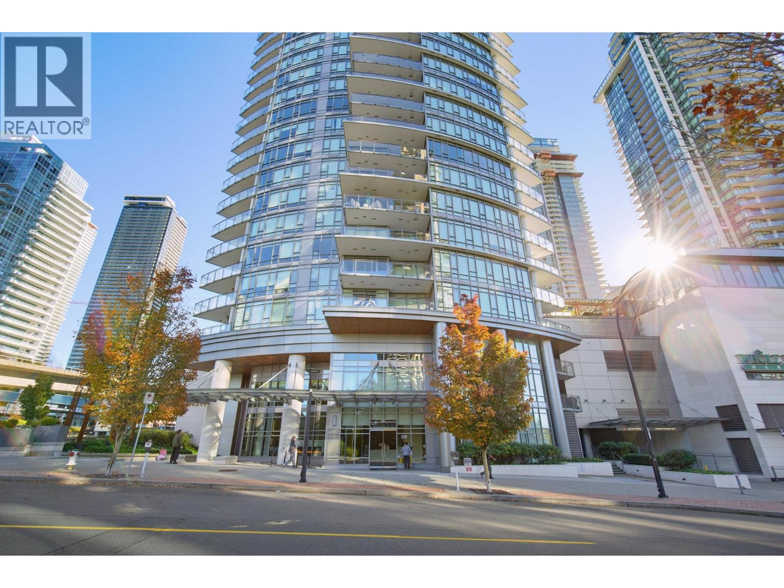 604 2008 Rosser Avenue, Burnaby, British Columbia  V5C 0H8 - Photo 1 - R3174903
