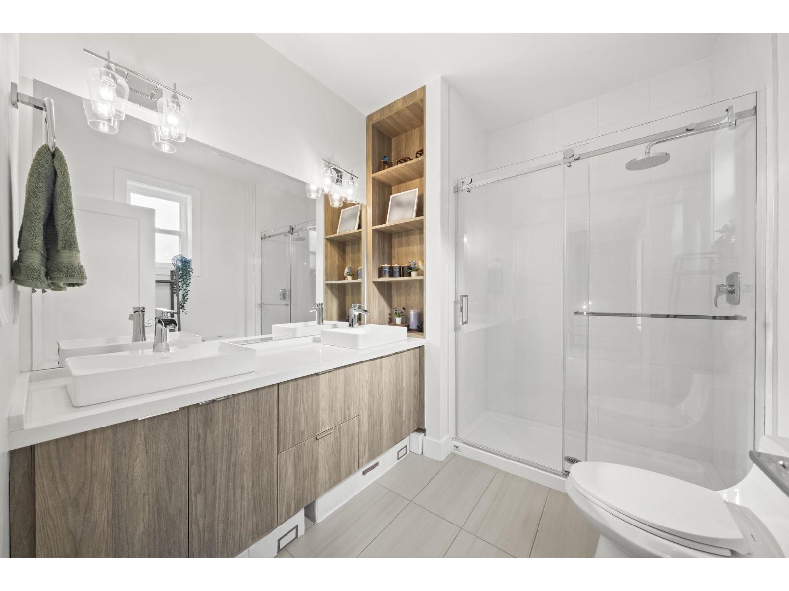 11 1670 160 STREET