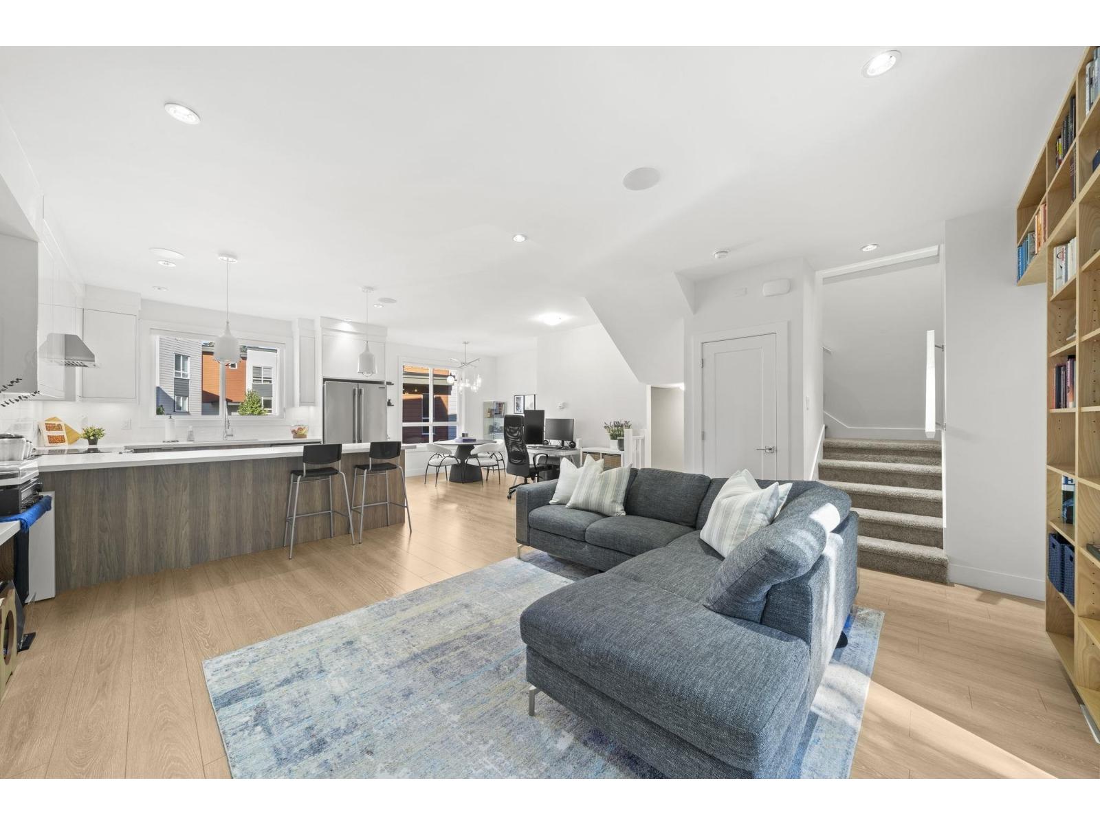 11 1670 160 STREET