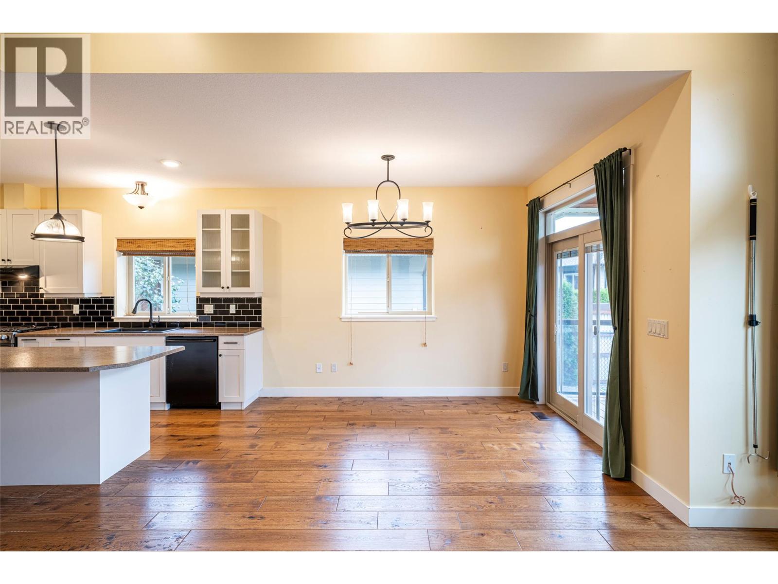 2444 York Avenue Unit# 32
