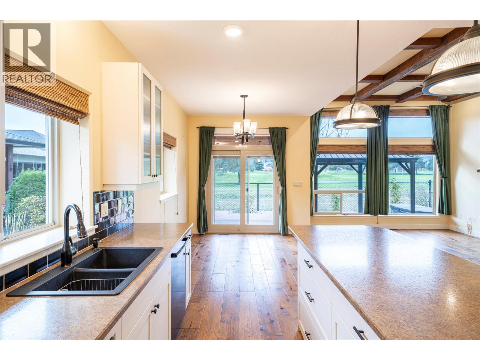 2444 York Avenue Unit# 32