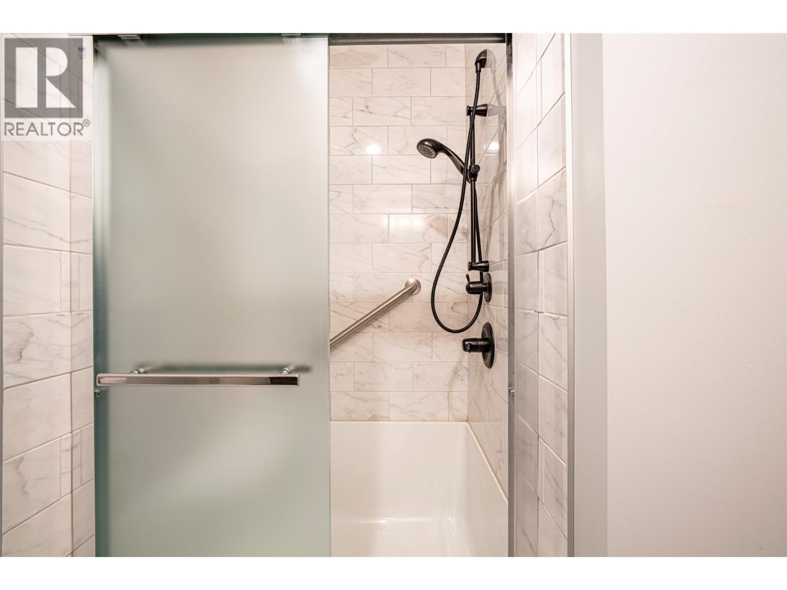 2444 York Avenue Unit# 32