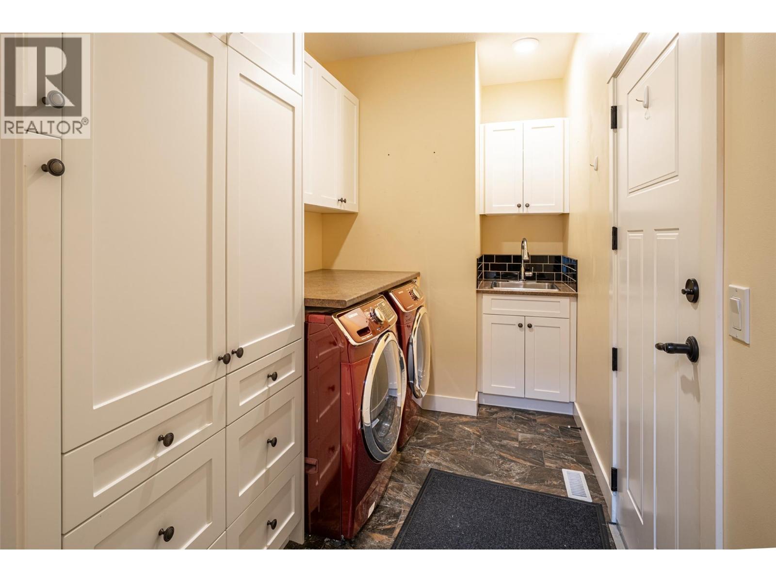 2444 York Avenue Unit# 32