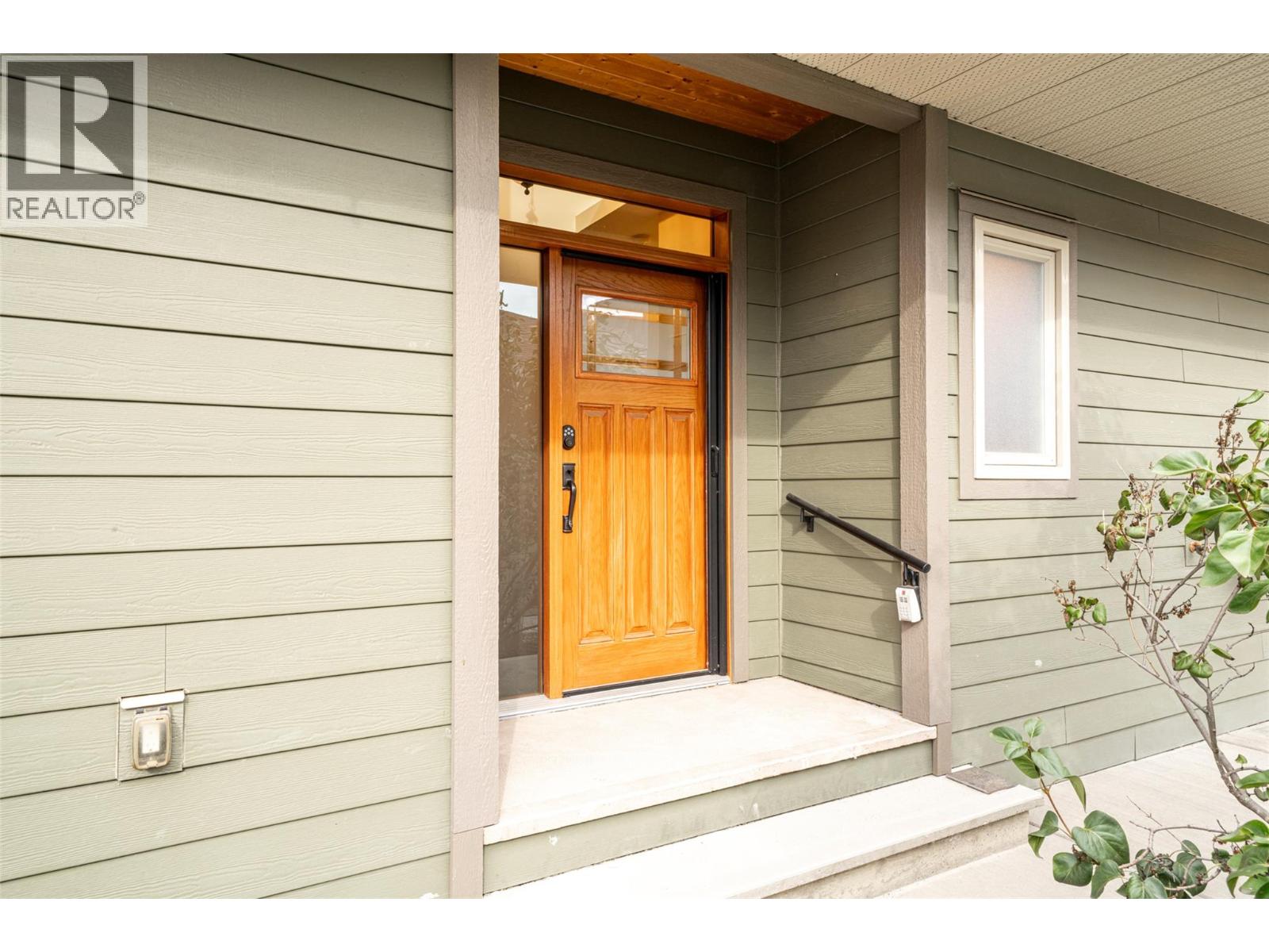 2444 York Avenue Unit# 32