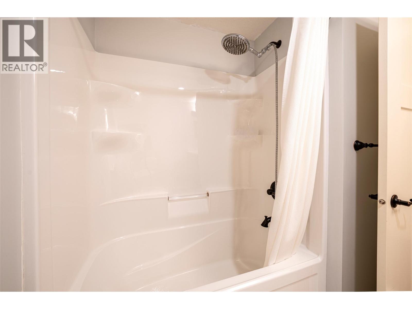 2444 York Avenue Unit# 32