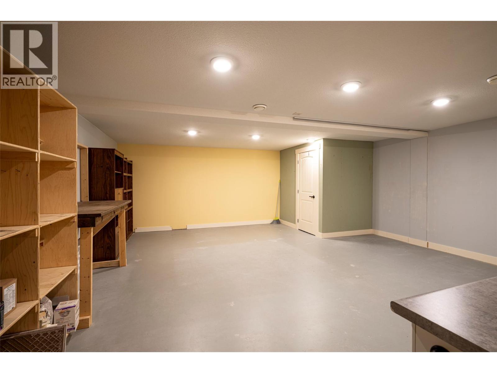 2444 York Avenue Unit# 32