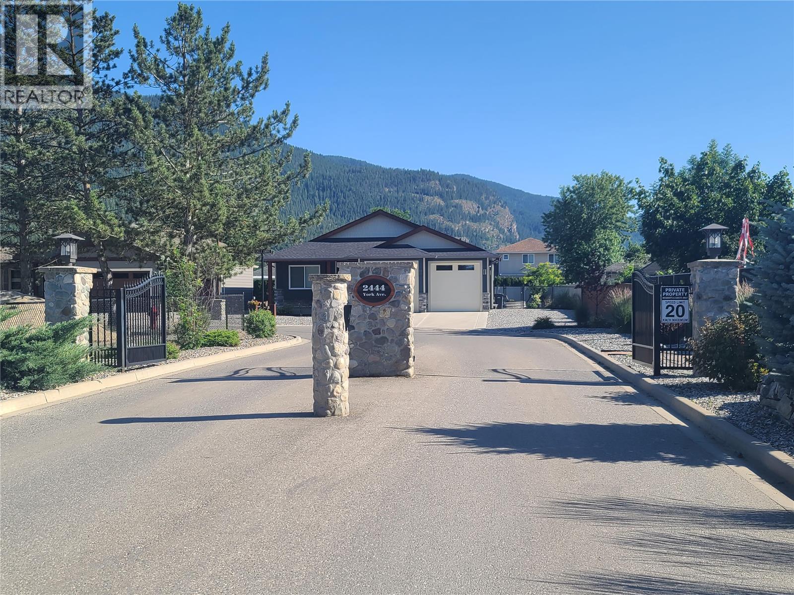 2444 York Avenue Unit# 32