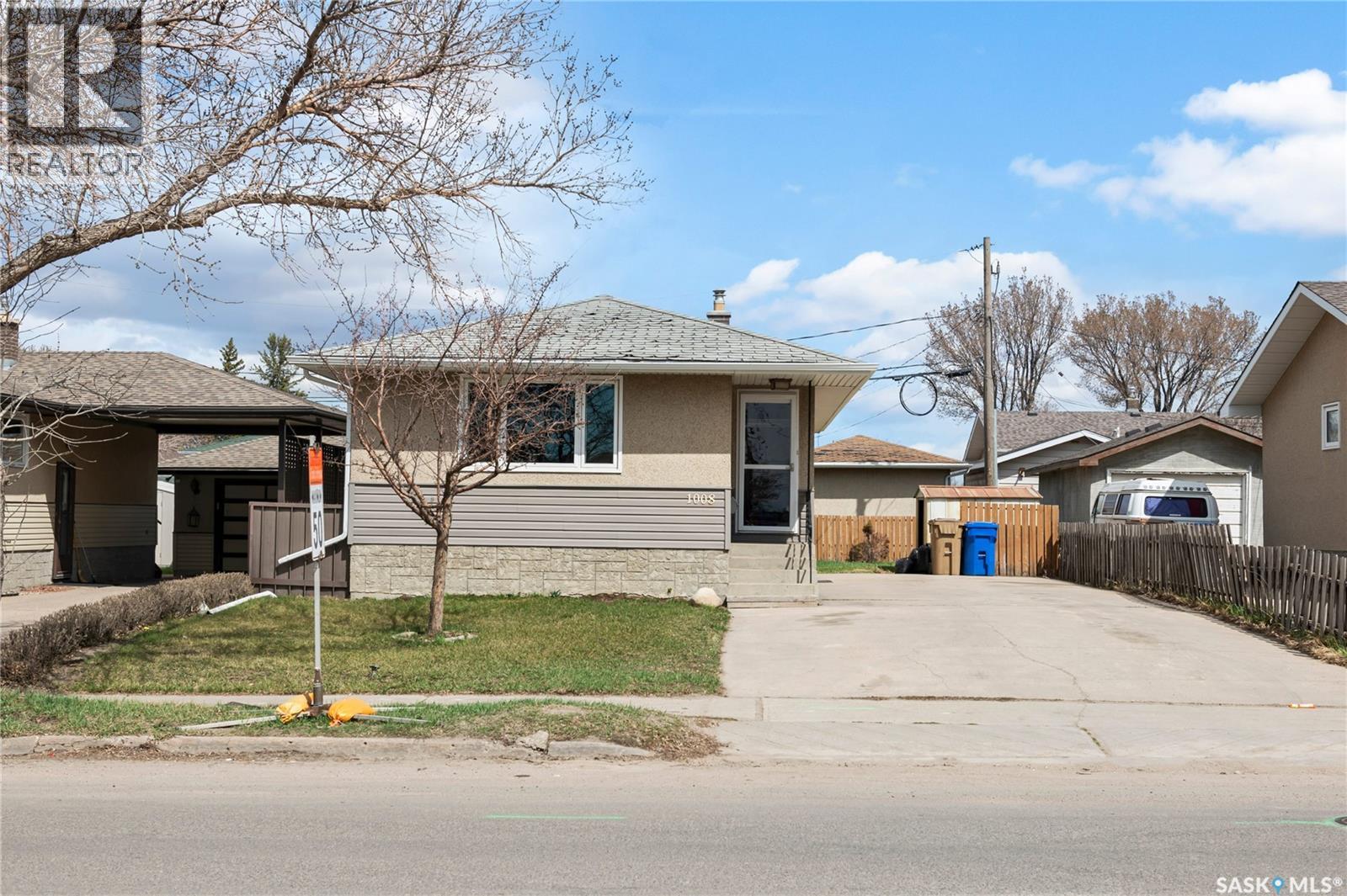 1008 7th Avenue N, Regina, Saskatchewan  S4R 0H1 - Photo 1 - SK051003