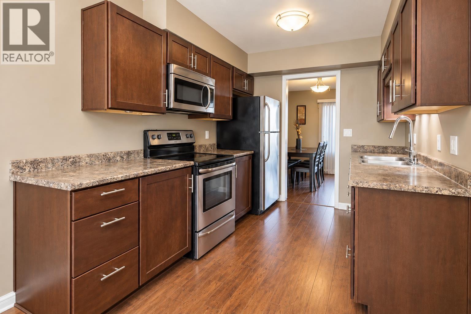 2 2957 Oxford Street, Port Coquitlam, British Columbia  V3B 5K9 - Photo 2 - R3174916