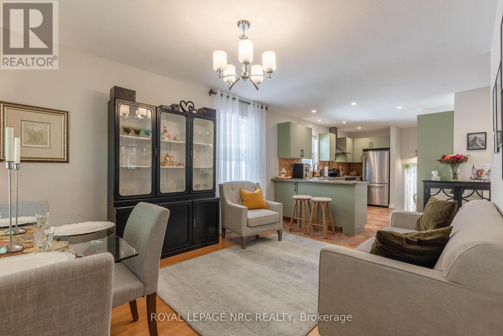 6496 Caswell Street, Niagara Falls (Stamford), Ontario  L2J 1B9 - Photo 8 - X14029360