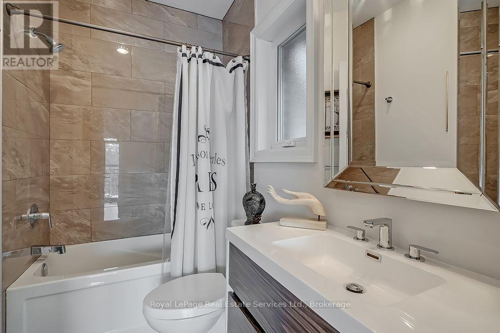124 Paliser Court, Oakville, Ontario  L6K 2H1 - Photo 39 - W14029404