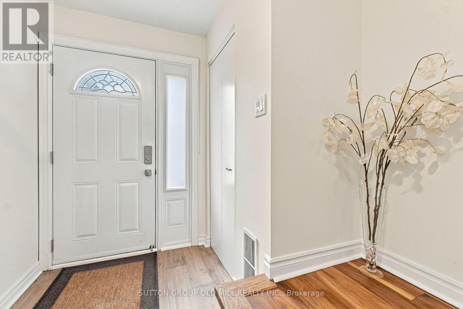 2 Virgo Starway, Toronto, Ontario  M2J 1N7 - Photo 5 - C14029428