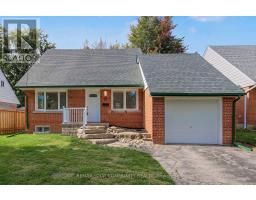 18 ROBERTSFIELD CRESCENT, Toronto, Ontario