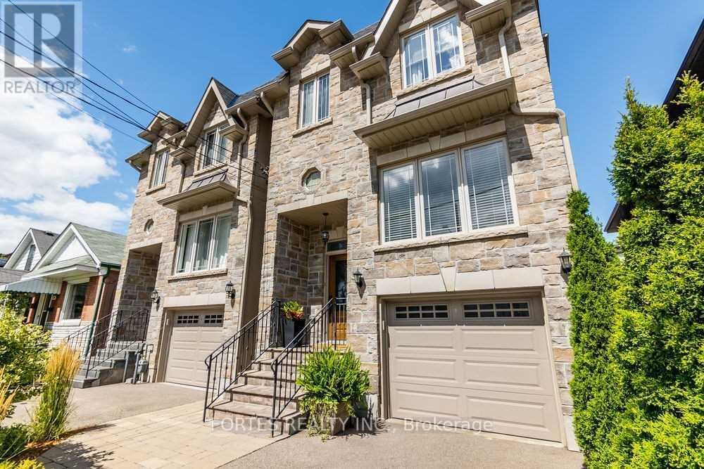 154 Holborne Avenue, Toronto, Ontario  M4C 2R6 - Photo 2 - E13840262
