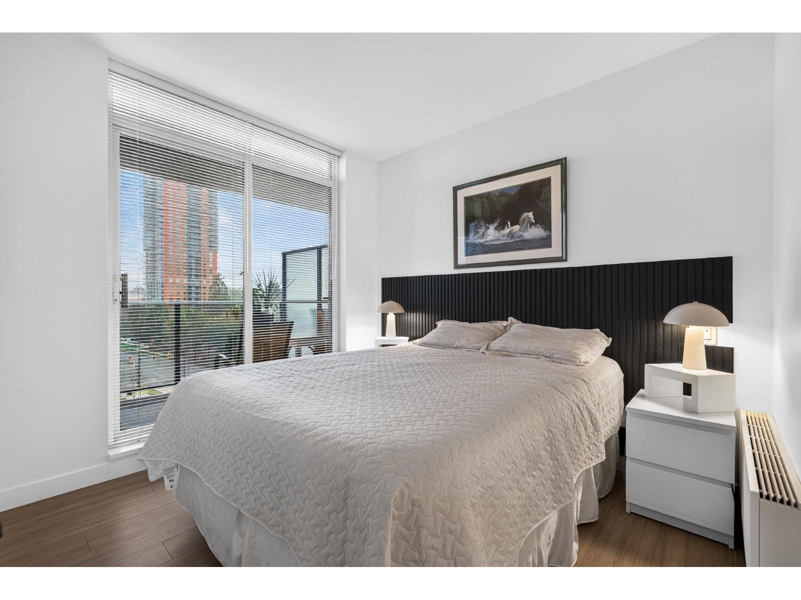 809 13615 FRASER HIGHWAY