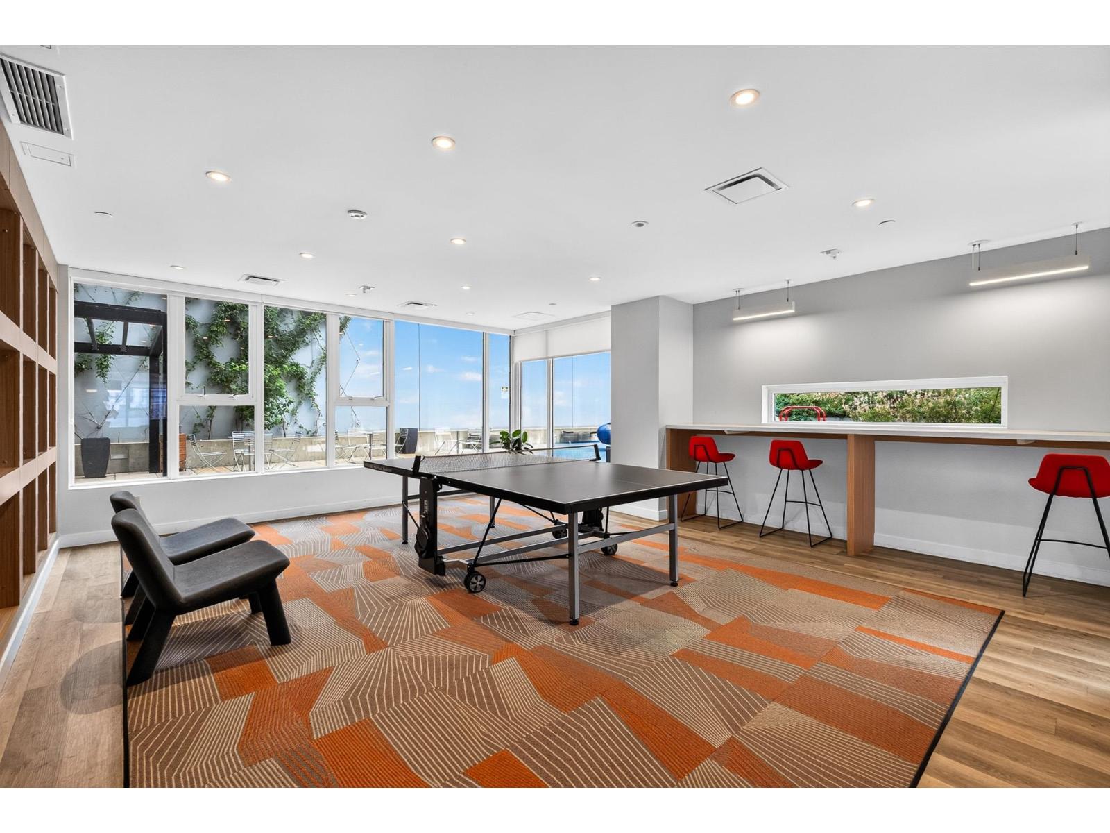 809 13615 FRASER HIGHWAY