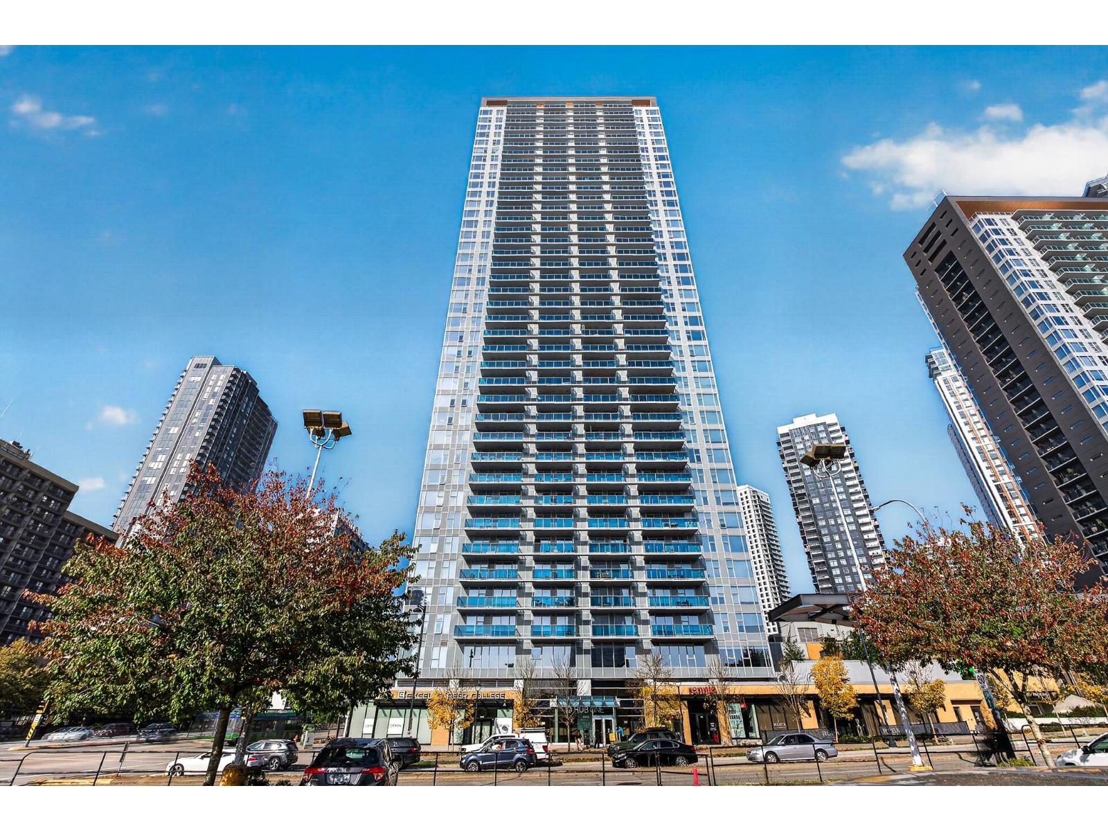 809 13615 FRASER HIGHWAY