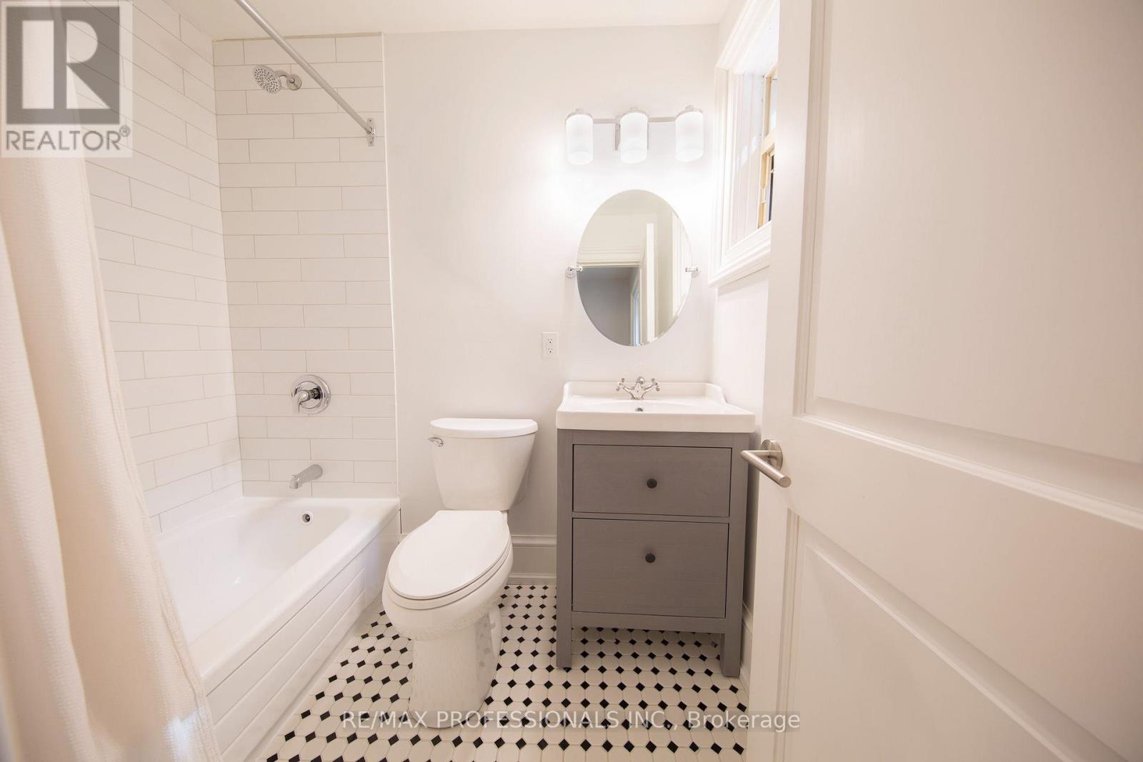 124 Close Avenue, Toronto, Ontario  M6K 2V5 - Photo 46 - W14029340