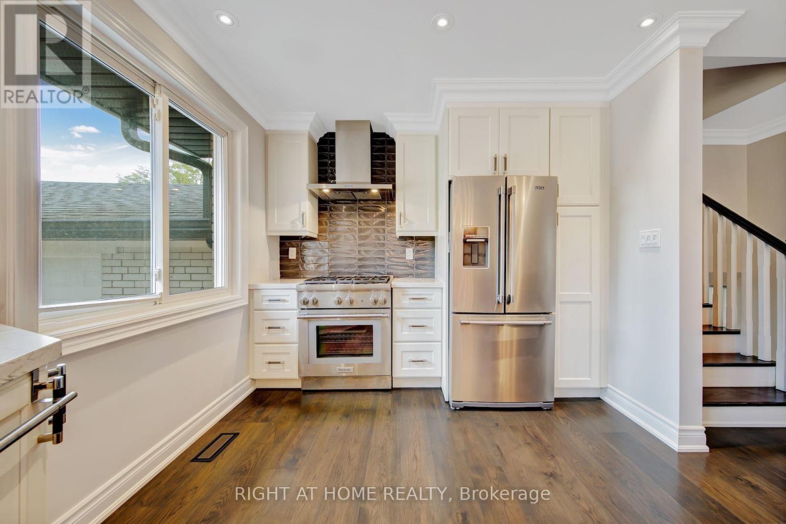 139 Third Line, Oakville, Ontario  L6L 3Z9 - Photo 13 - W14029348