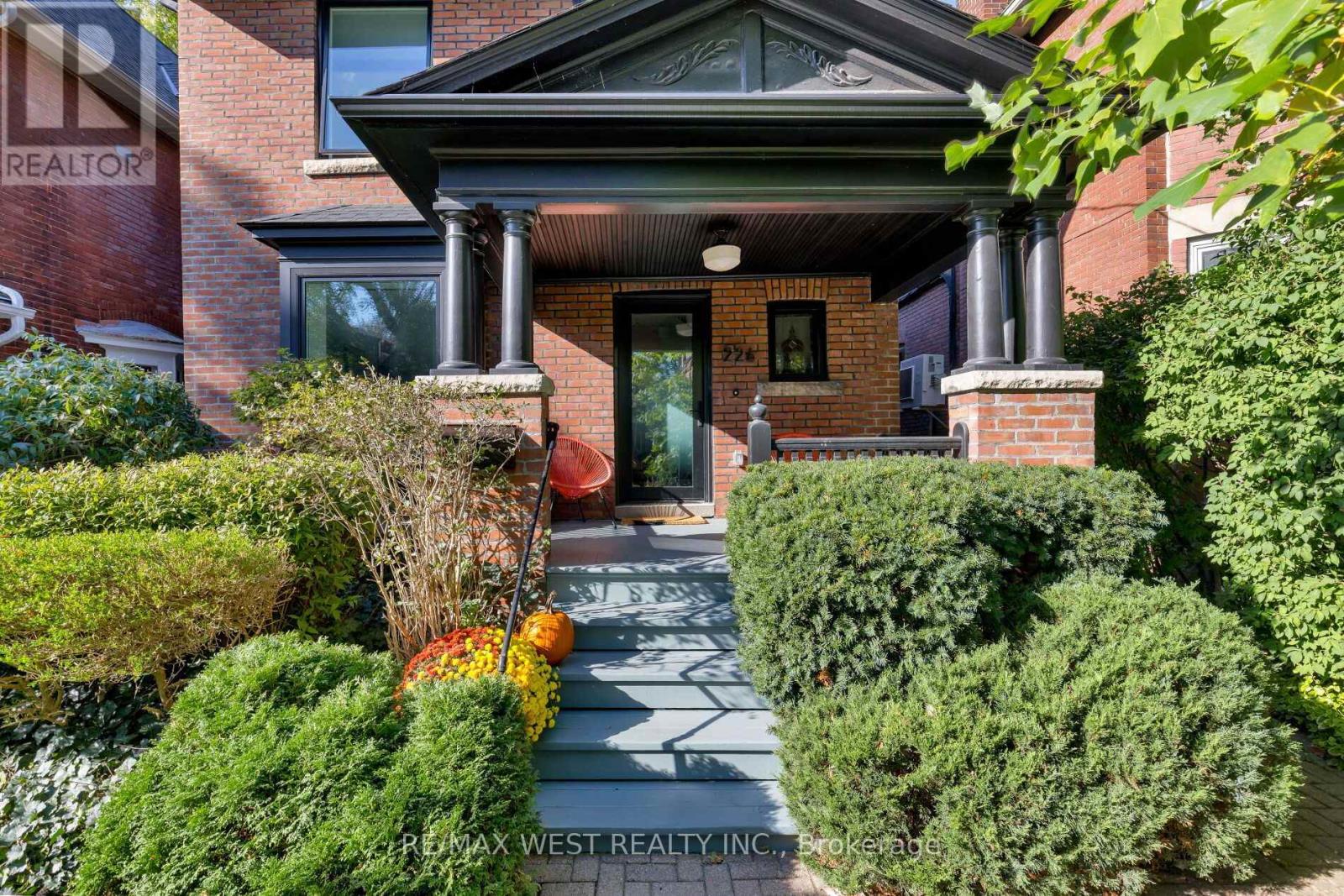 226 Wright Avenue, Toronto, Ontario  M6R 1L3 - Photo 2 - W14029362