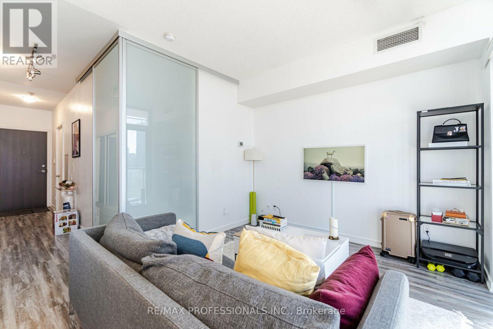 810 - 103 The Queensway Avenue, Toronto, Ontario  M6S 5B3 - Photo 9 - W14029392