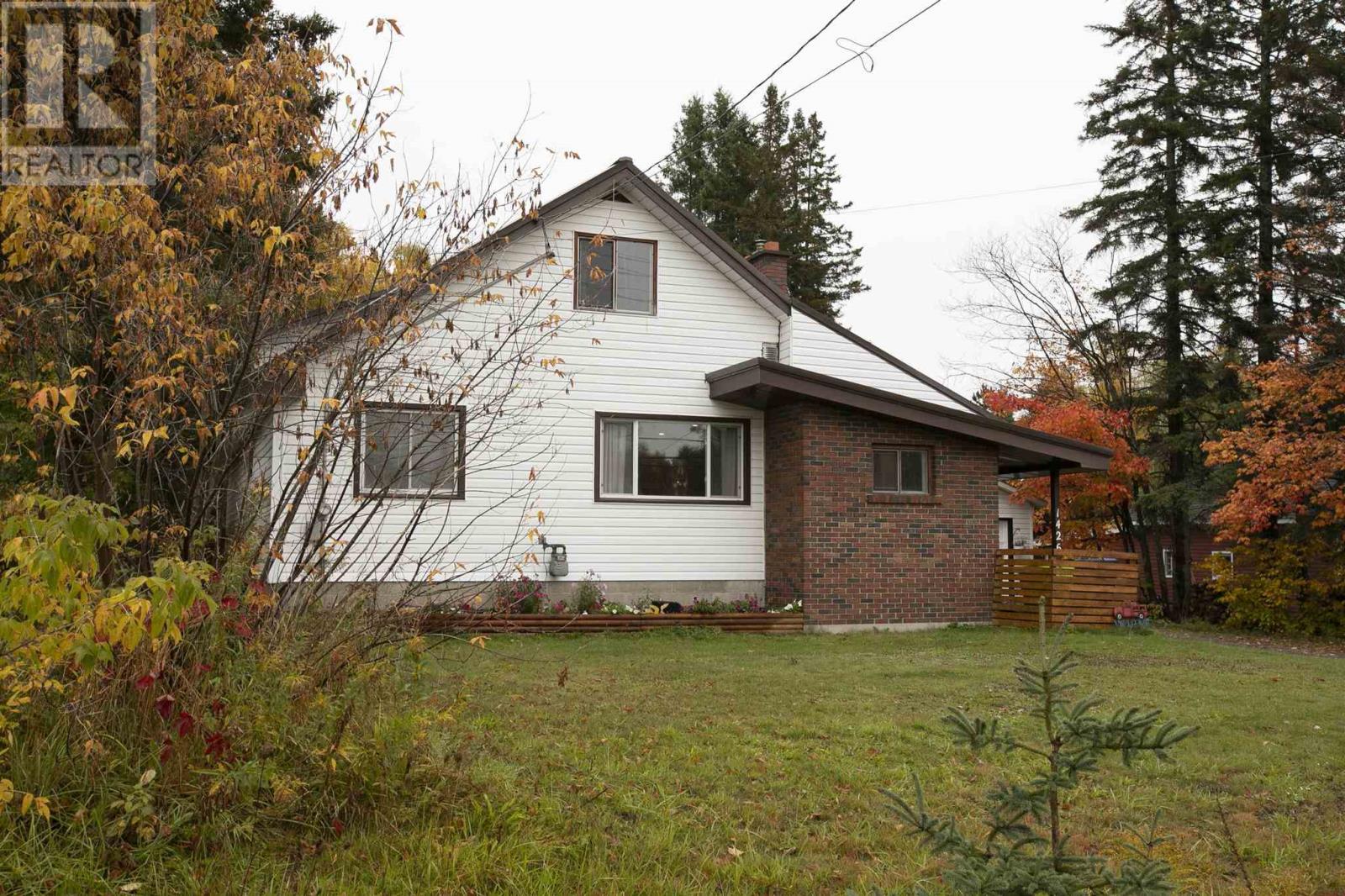 1426 Peoples Rd, Sault Ste. Marie, Ontario  P6C 3W8 - Photo 3 - SM262857
