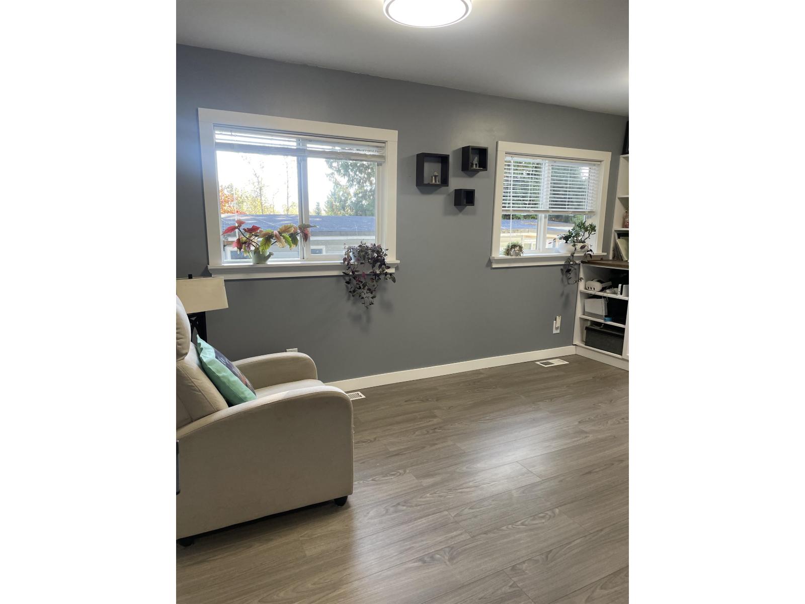 98 43201 LOUGHEED HIGHWAY