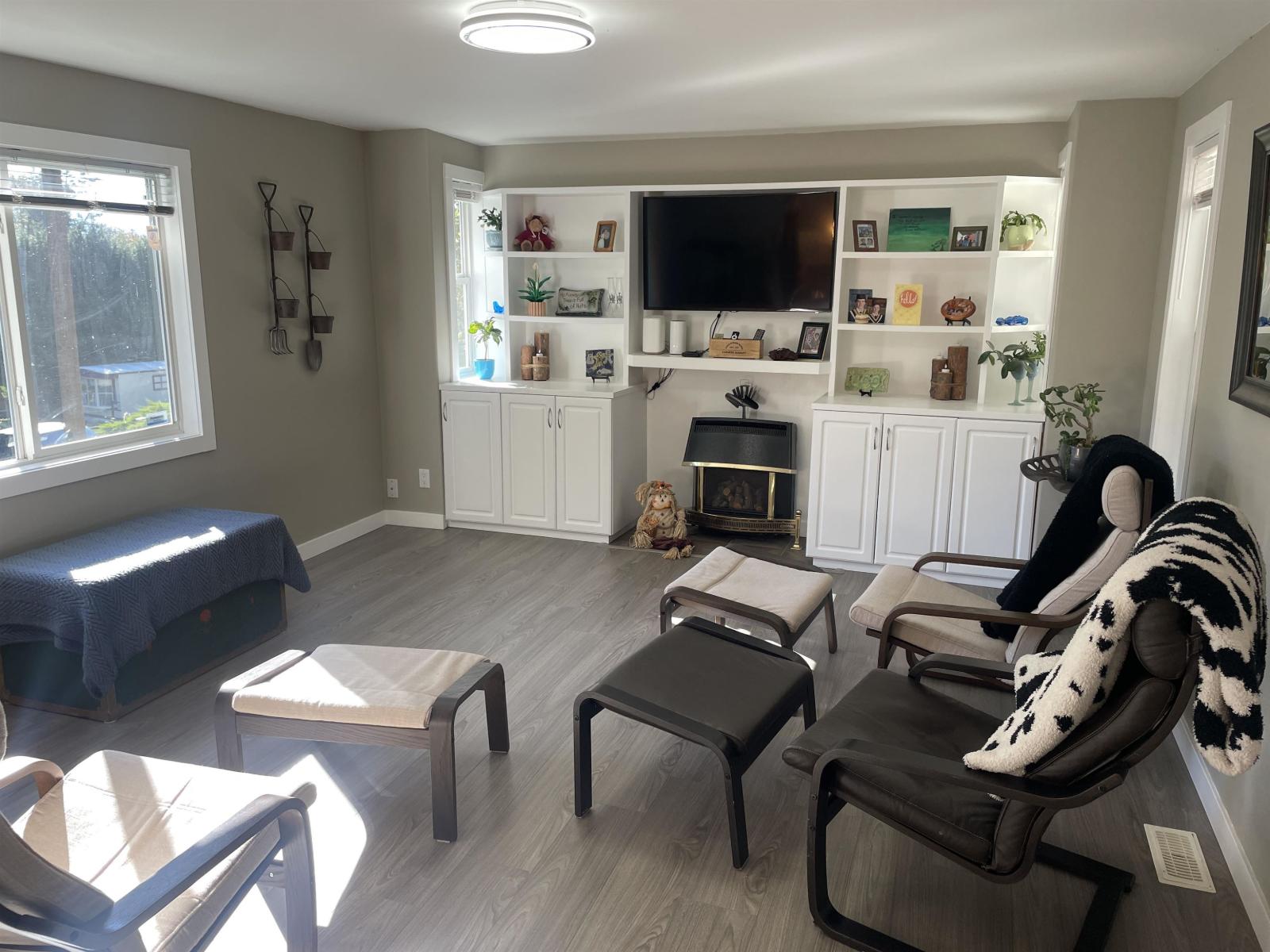 98 43201 LOUGHEED HIGHWAY