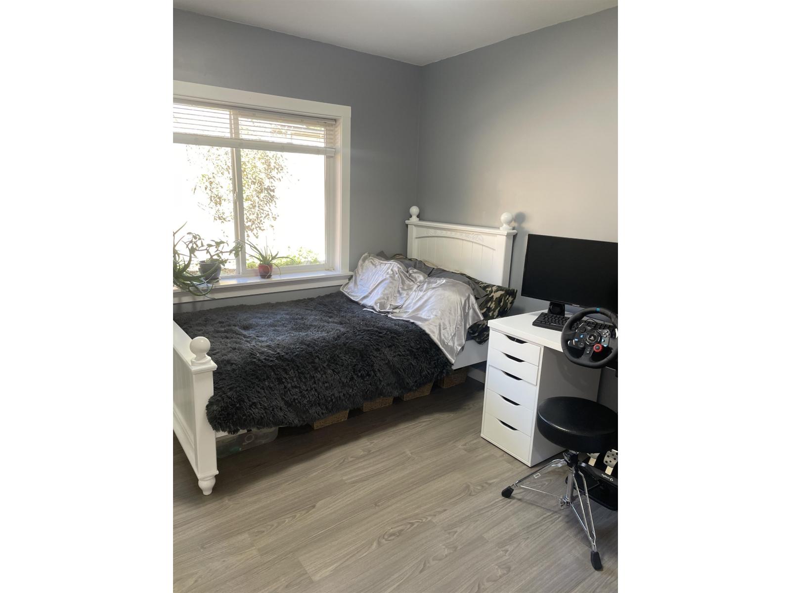 98 43201 LOUGHEED HIGHWAY