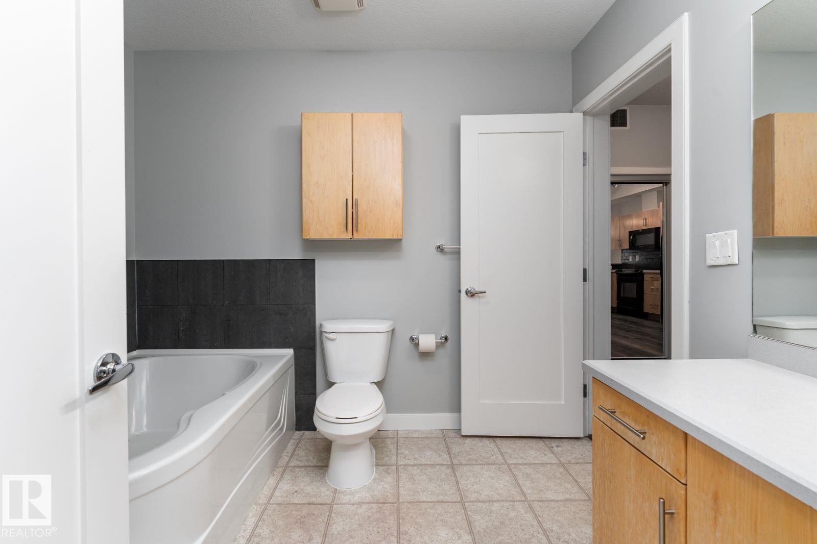 #106 10808 71 AV NW