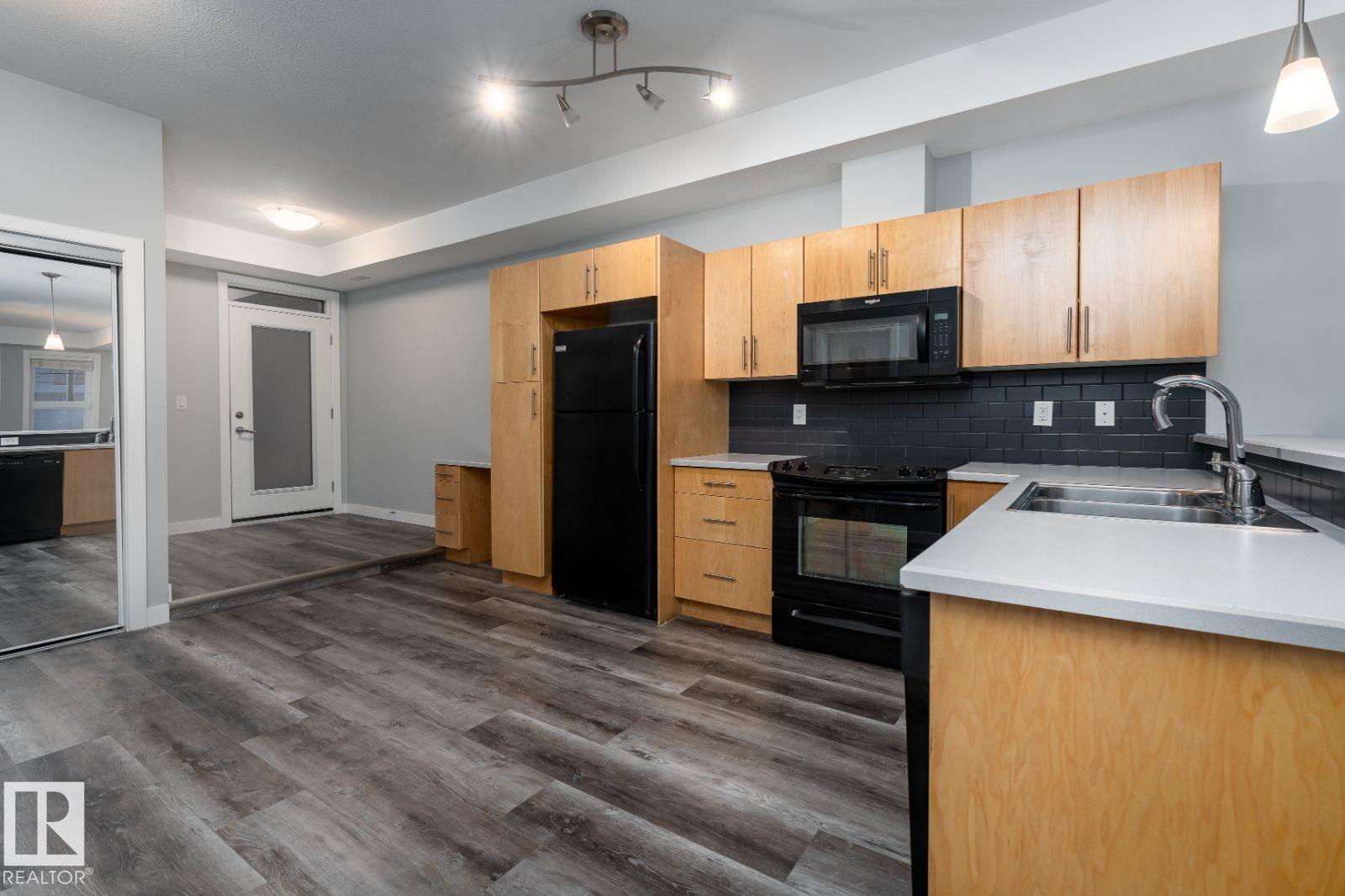 #106 10808 71 AV NW