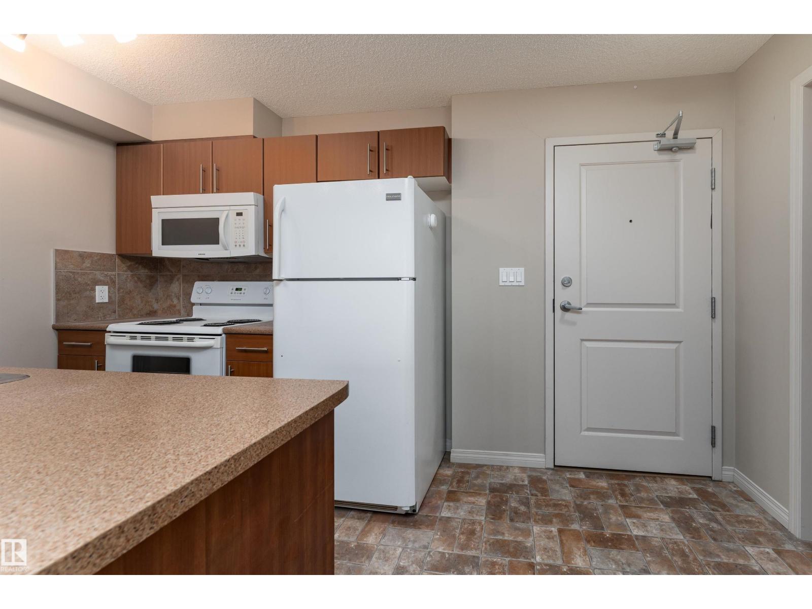 #202 105 AMBLESIDE DR SW