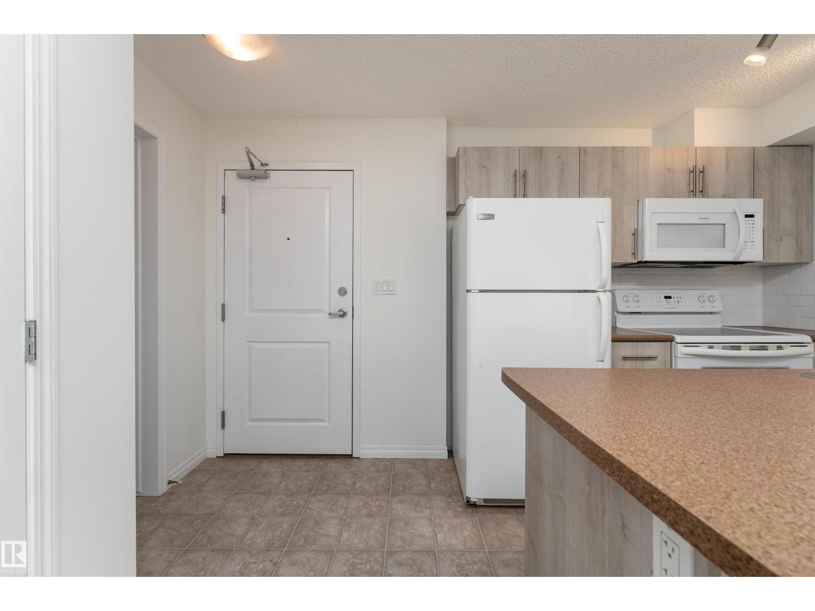 #303 105 AMBLESIDE DR SW