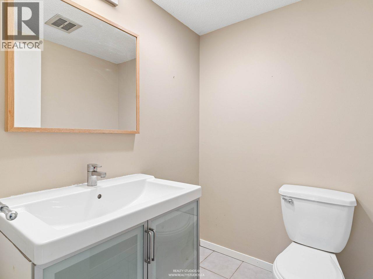 6 7335 Montecito Drive, Burnaby, British Columbia  V5A 1R3 - Photo 11 - R3174970