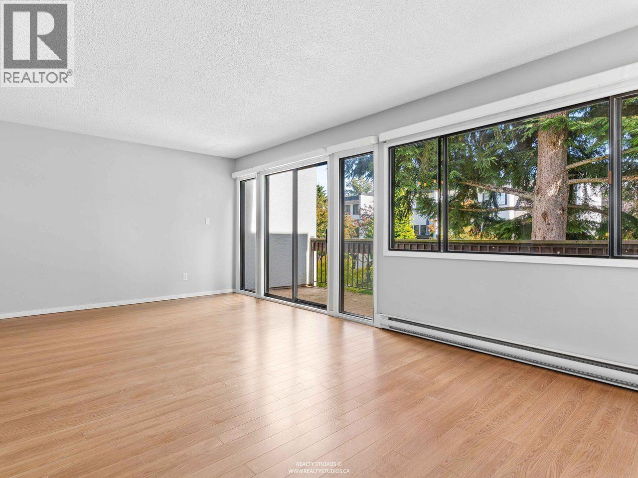 6 7335 Montecito Drive, Burnaby, British Columbia  V5A 1R3 - Photo 2 - R3174970