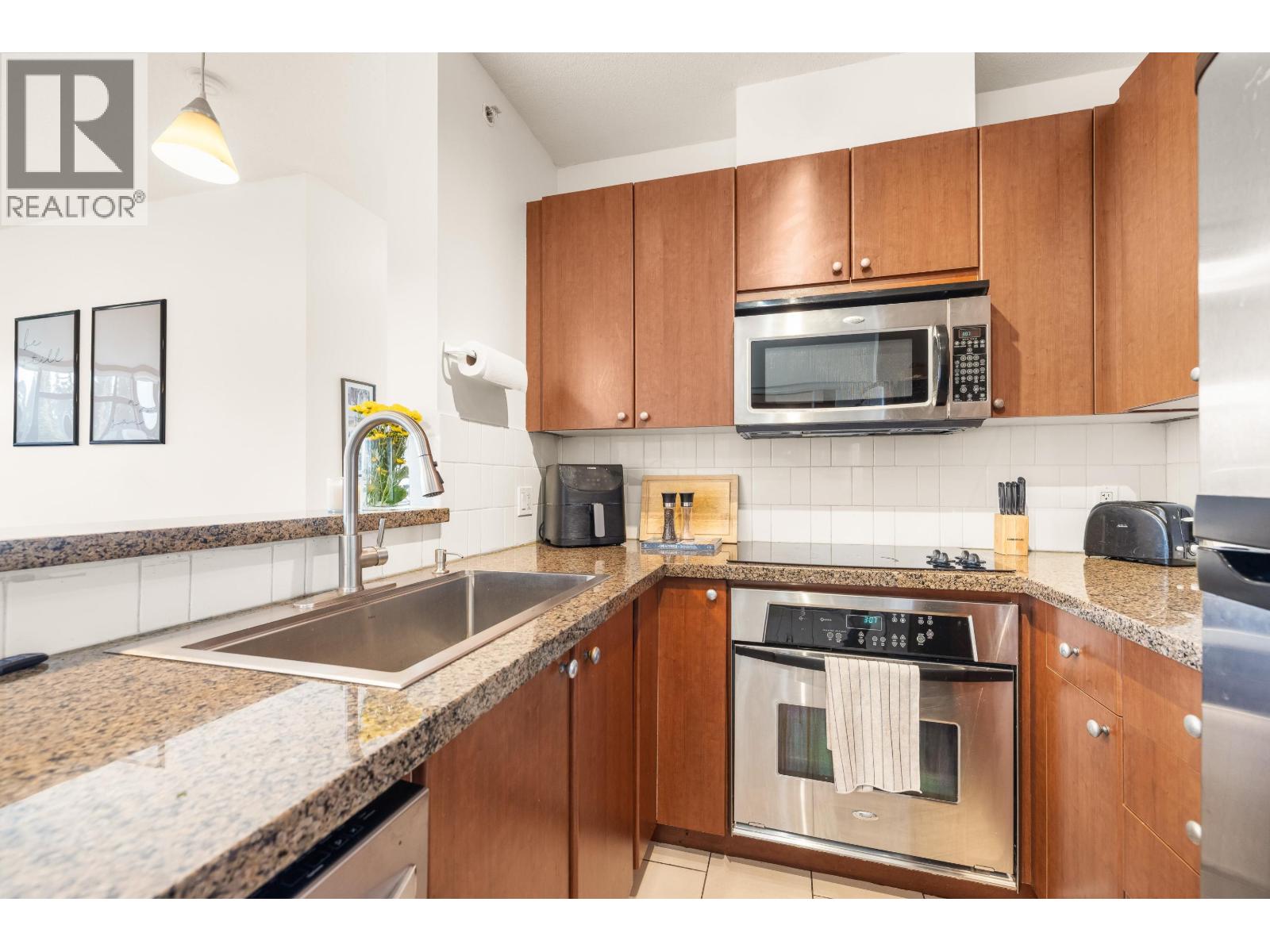 1105 15 E Royal Avenue, New Westminster, British Columbia  V3L 0A9 - Photo 16 - R3174993