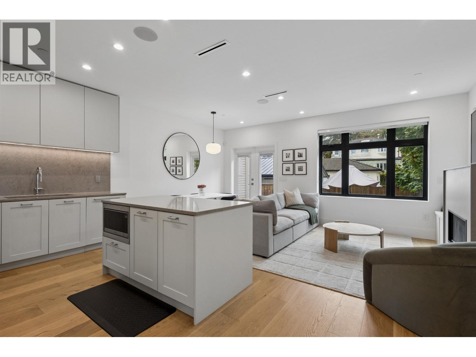 1014 E 16TH AVENUE, vancouver, British Columbia