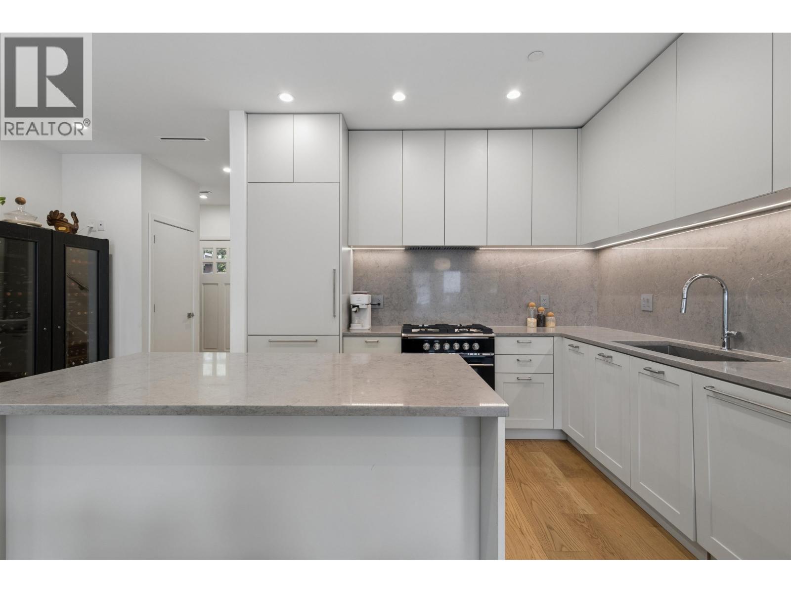 1014 E 16th Avenue, Vancouver, British Columbia  V5T 2W1 - Photo 5 - R3175001