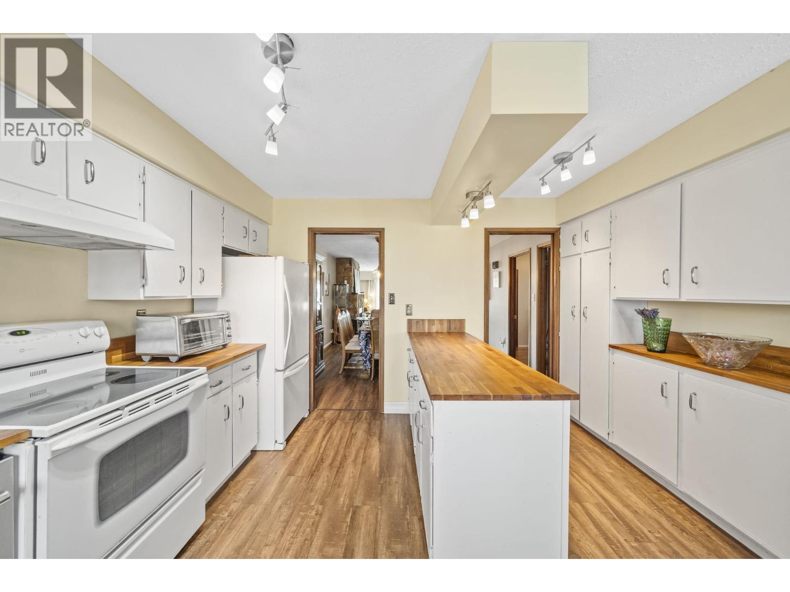 5189 Norfolk Street, Burnaby, British Columbia  V5G 1E9 - Photo 11 - R3175007