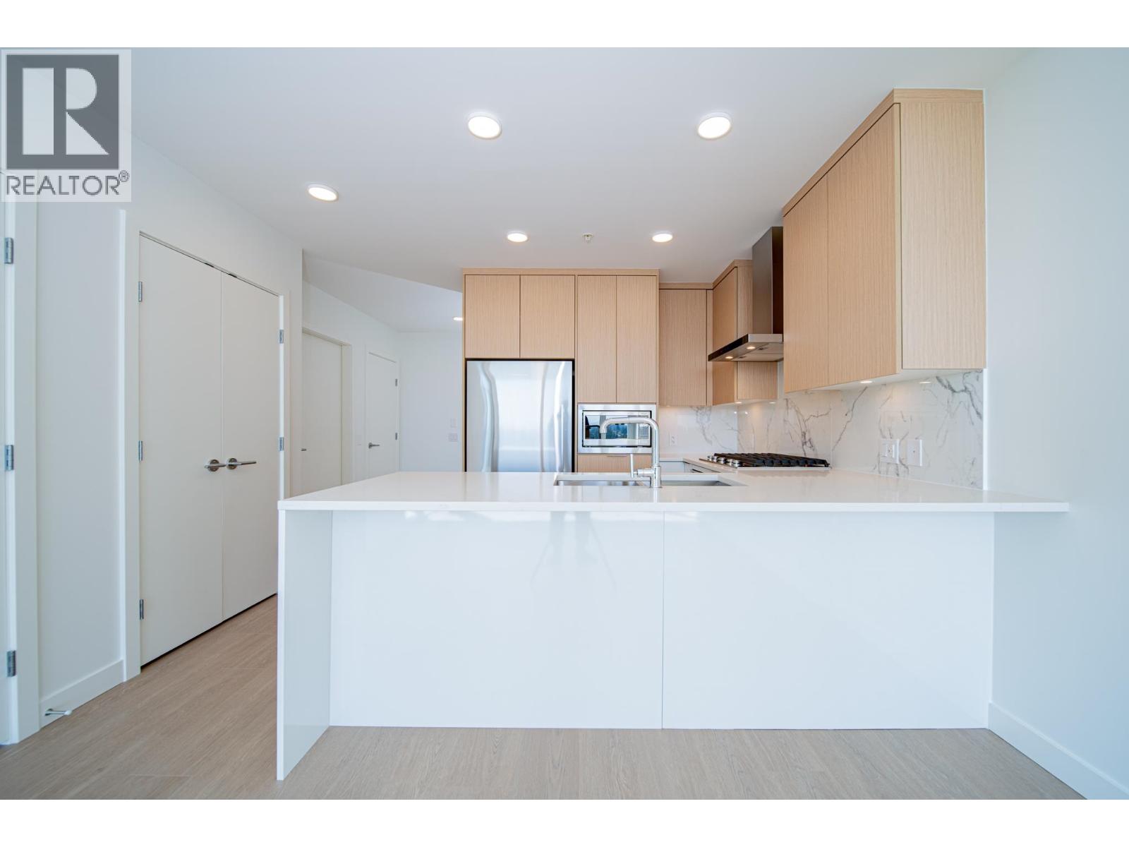 2604 699 Whitting Way, Coquitlam, British Columbia  V3J 0N7 - Photo 5 - R3175013
