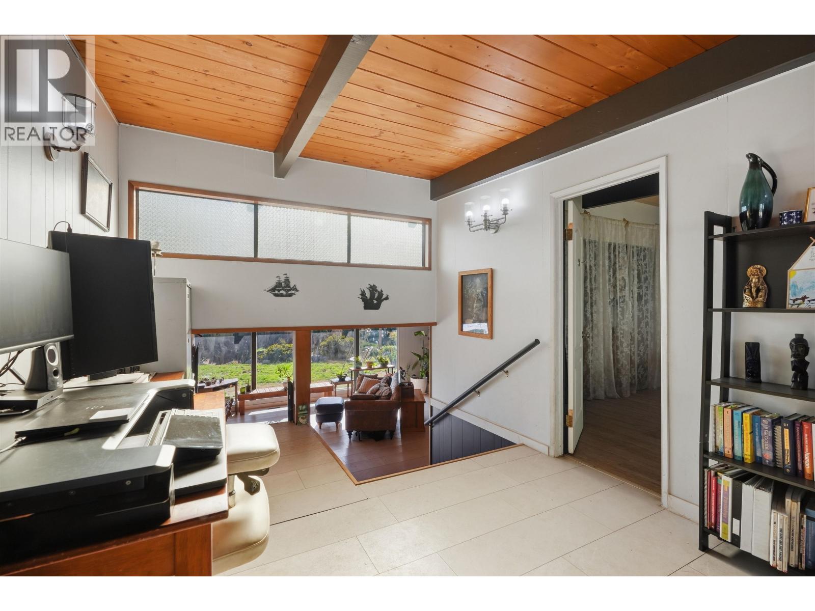 5430 Lawson Road, Sechelt, British Columbia  V7Z 0N1 - Photo 18 - R3174976
